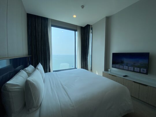 ห้องนอนพร้อมวิวทะเล โรงแรม S.Sriracha ศรีราชา ชลบุรี ที่พักติดทะเล ห้องวิวทะเล